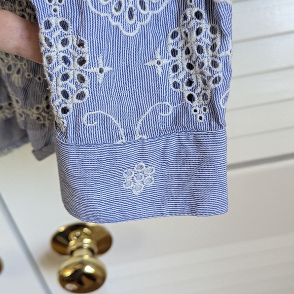 Sundance Striped Blue with Eyelet Embroidery Long Sleeve Shirt Size Large - Picture 2 of 6